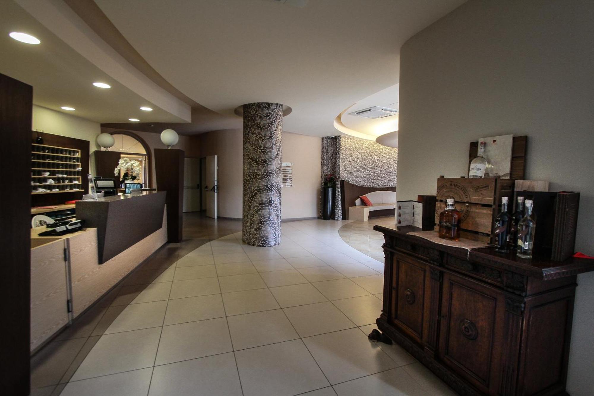 San Severino Park Hotel & Spa, BW Signature Collection Меркато-Сан-Северино Экстерьер фото